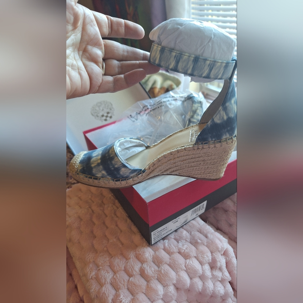 WEDGE SHOES